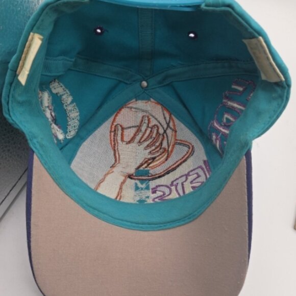 Vintage NBA Nets Slam Dunk Embroidered Snapback Hat – Colorful Player Graphic - Picture 10 of 11